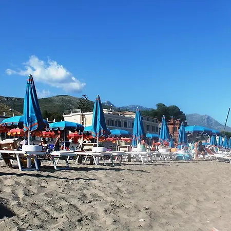 Bed & Breakfast Blue